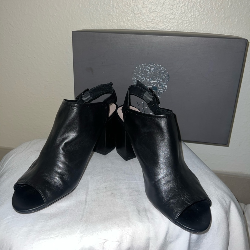 Vince Camuto black leather block heel with peep toe / real leather